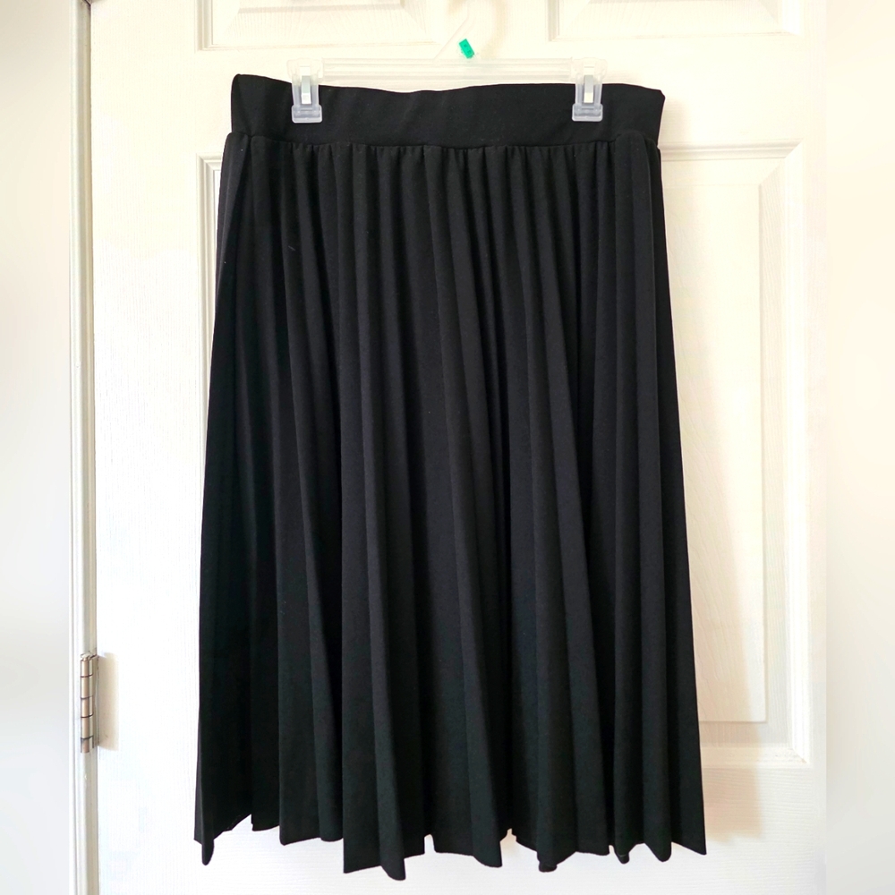 NWOT Pleated Swing Skirt - Black XL - Never Worn!